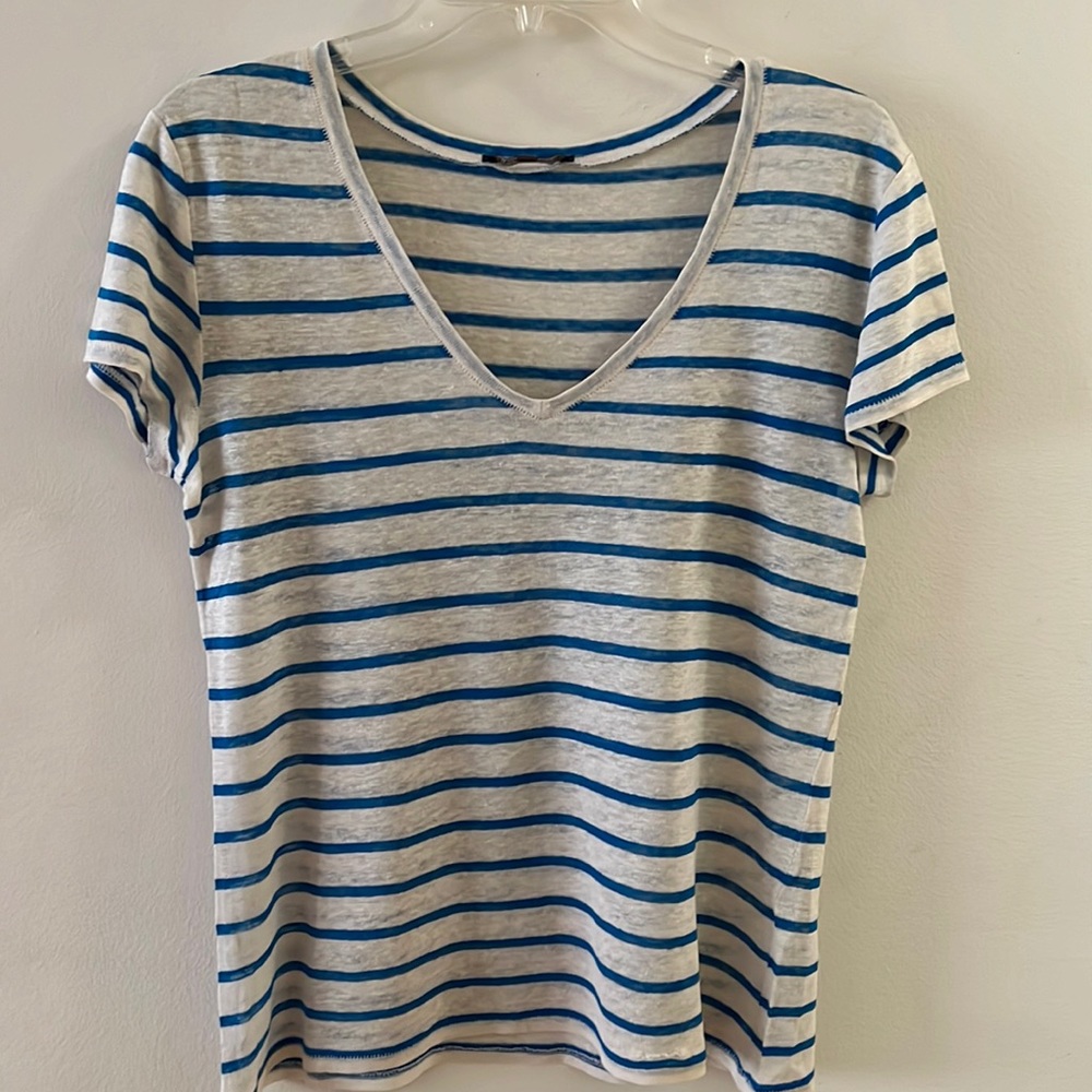 MICHAEL STARS V Neck Slub Knit Stripe Short Sleeve Lightweight Pullover.